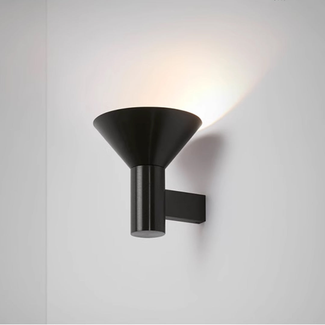 Tobia Wall Lamp